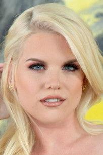 Nikki Sweet fotoğrafı