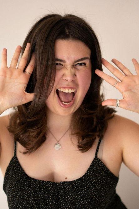 Julia Guest fotoğrafı