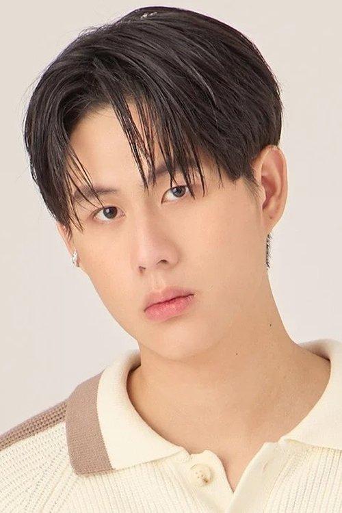 Thanawin Pholcharoenrat fotoğrafı