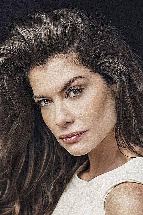 Alinne Moraes fotoğrafı