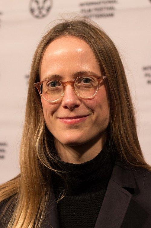 Claire Oakley fotoğrafı