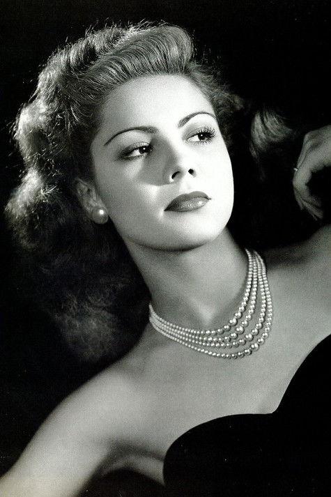 Meche Barba fotoğrafı